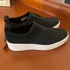 TOMS - Brand new with tags